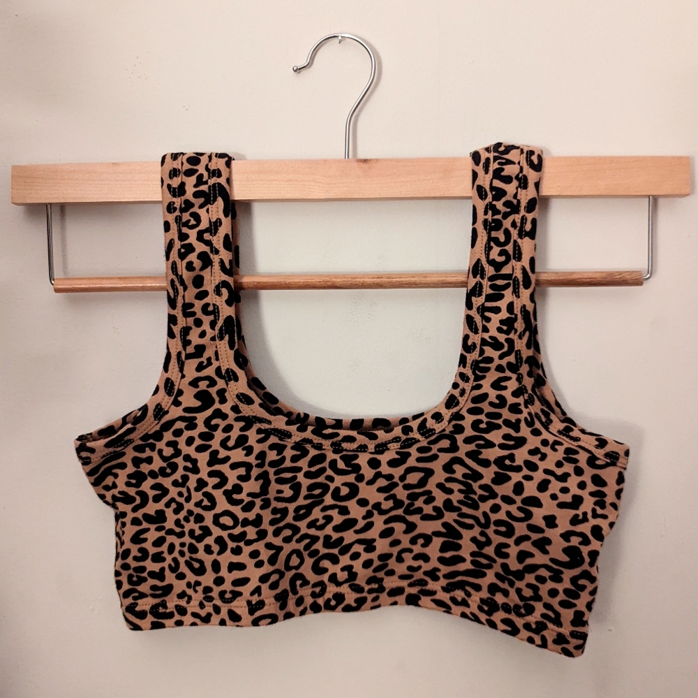 ARQ Wide-Strap Bra in Leopard
